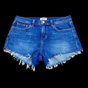 L’AGENCE Women’s Size 26 Stretch Denim Jean Shorts EUC 9.5” Rise 2.5” Inseam